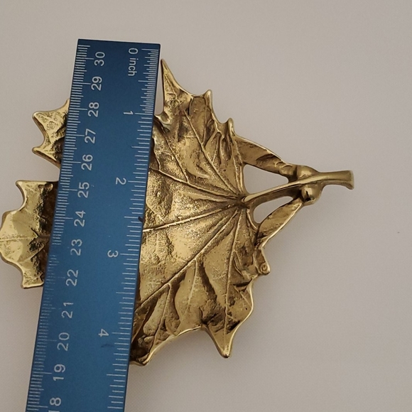Vintage Soild Brass Sugar Maple Leaf Ashtray - Picture 13 of 16